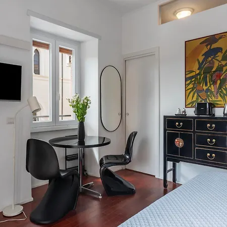 Vittorio Emanuele The Heart Apartment Rome