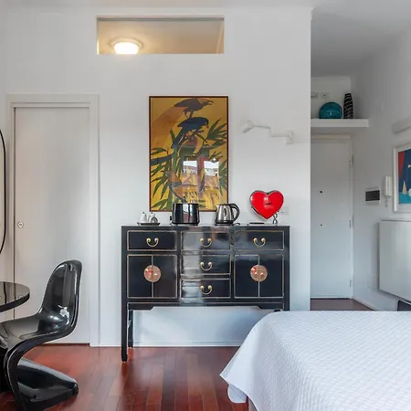 Vittorio Emanuele The Heart רומא