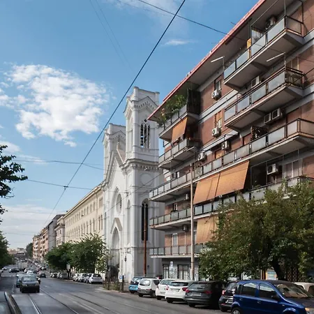 Vittorio Emanuele The Heart * רומא